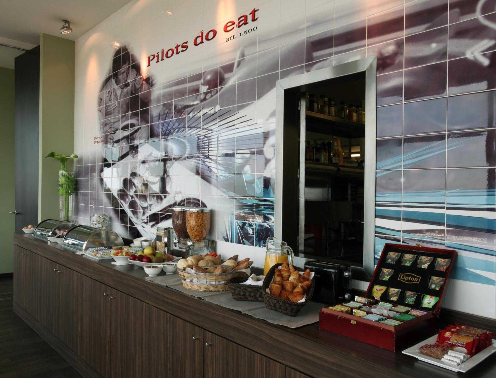Hotel De Pits Heusden-Zolder ภายนอก รูปภาพ