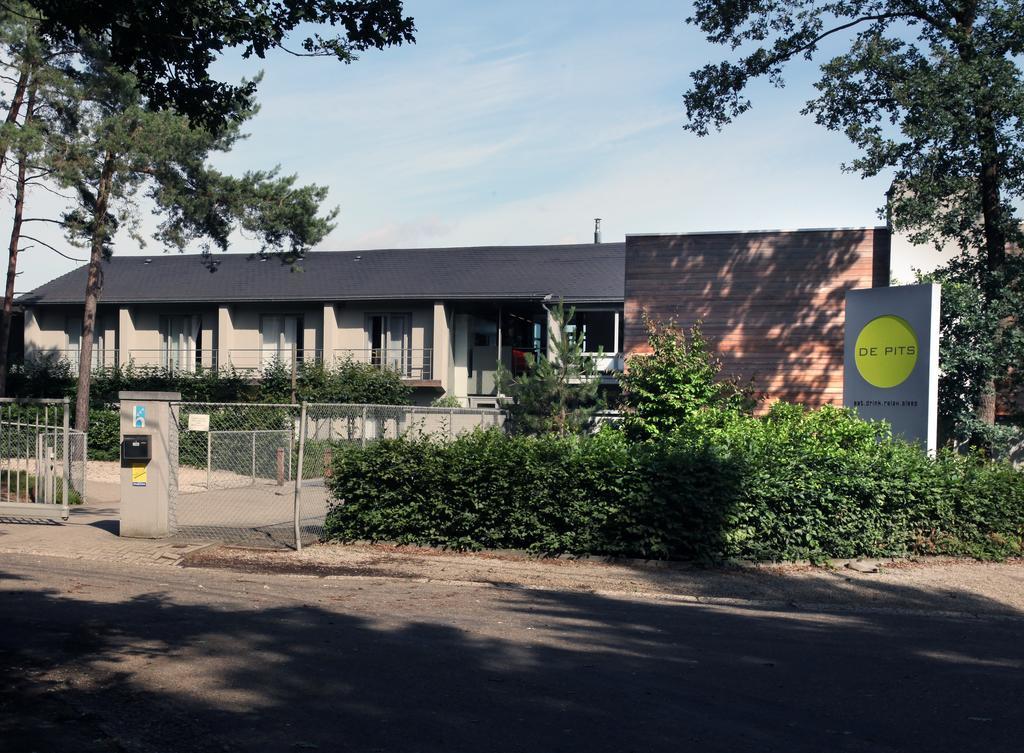Hotel De Pits Heusden-Zolder ภายนอก รูปภาพ